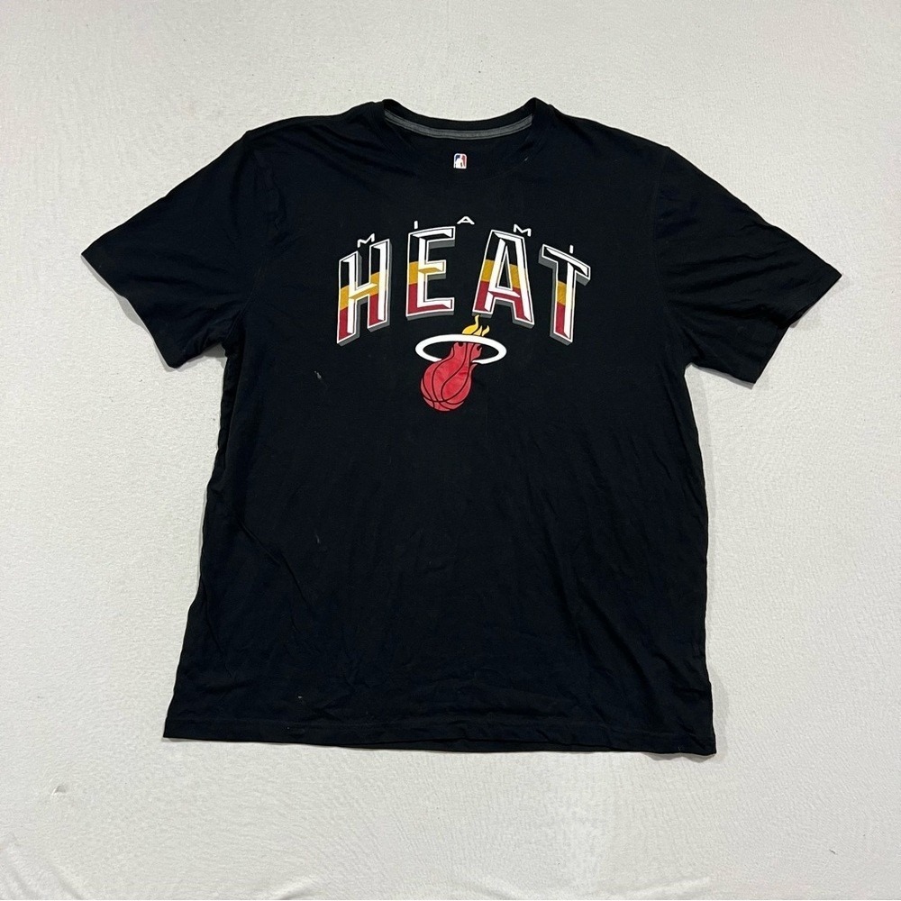 UNK Men Black Shirt Miami Heat Logo Casual Size XXL